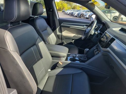 Certified 2022 Volkswagen Atlas Cross Sport SEL R-Line image 6