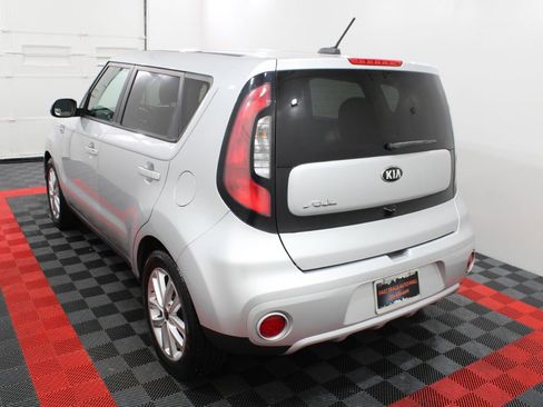 Used 2017 Kia Soul + FWD image 5