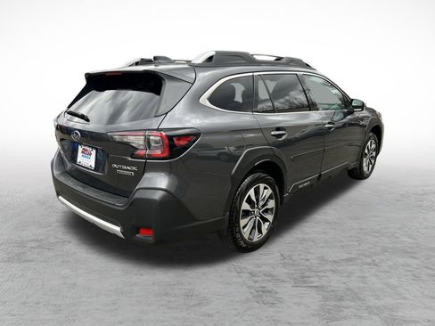 Used 2023 Subaru Outback Touring image 7