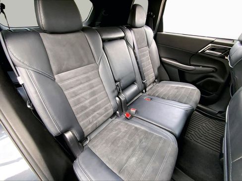 Used 2024 Mitsubishi Outlander SE AWD/4WD image 19