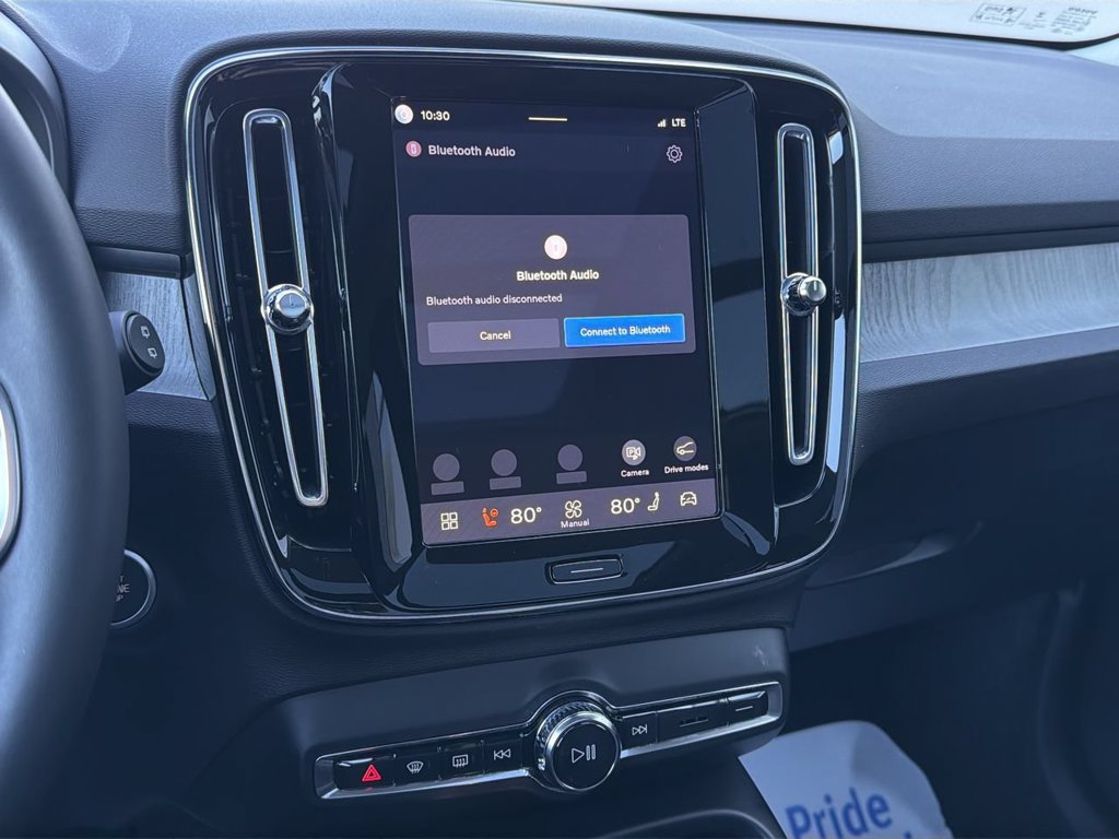 Certified 2025 Volvo XC40 B5 Plus AWD/4WD image 20