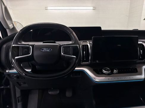 Certified 2025 Ford Expedition Max Platinum AWD/4WD image 9