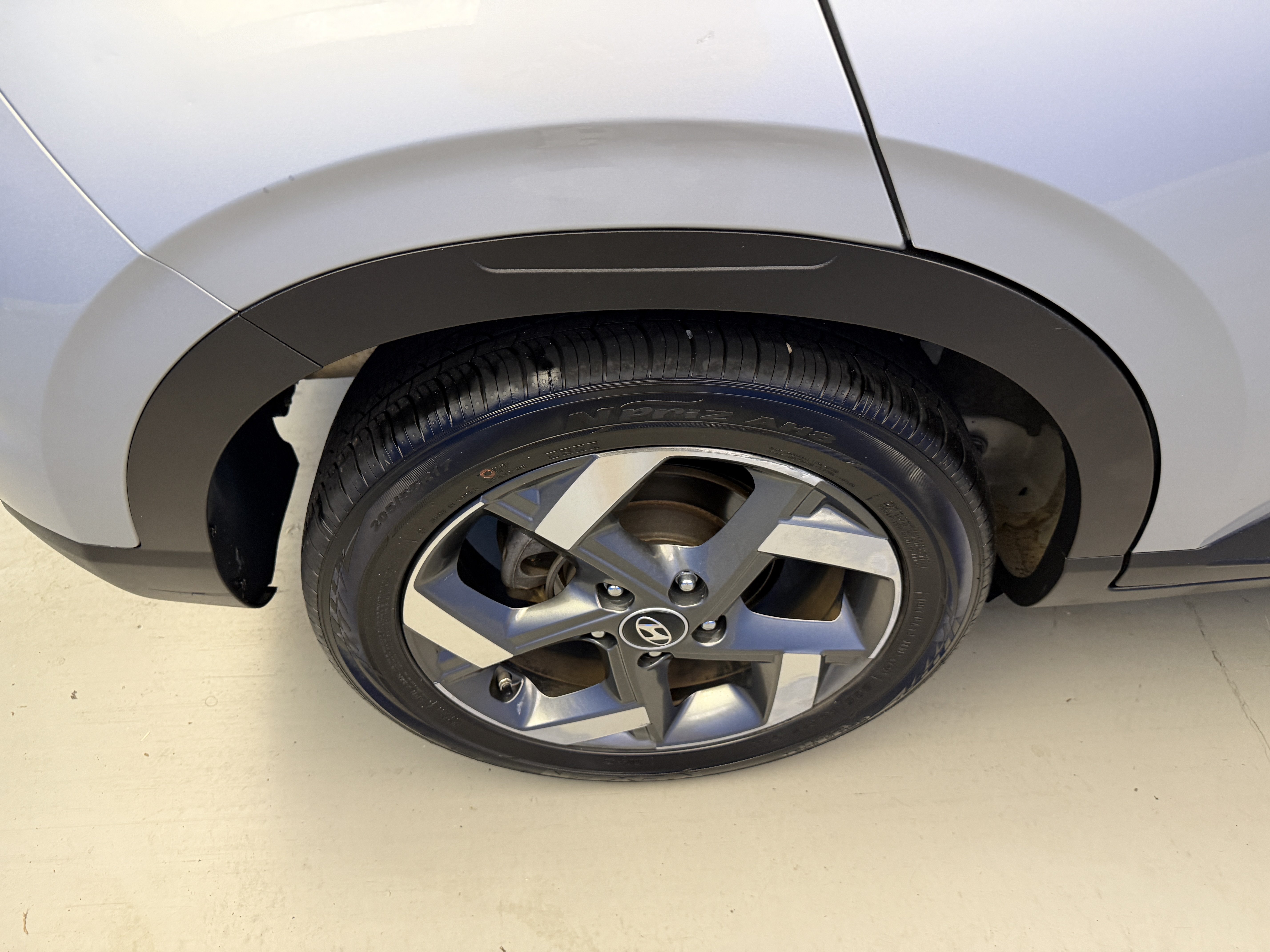 Used 2021 Hyundai Venue SEL FWD image 8