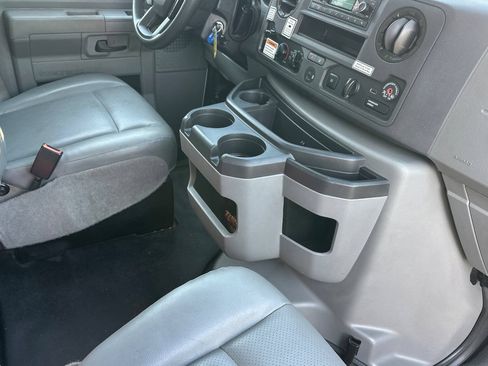Used 2022 Ford E-350 and Econoline 350 Super Duty RWD image 15