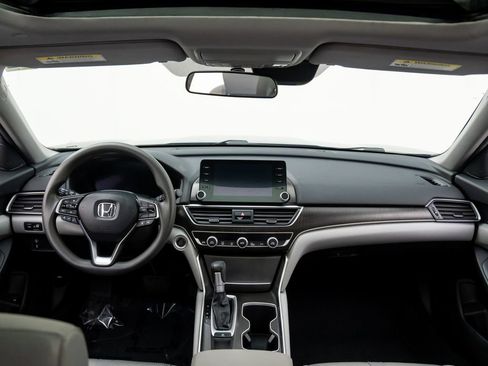 Used 2020 Honda Accord EX image 9