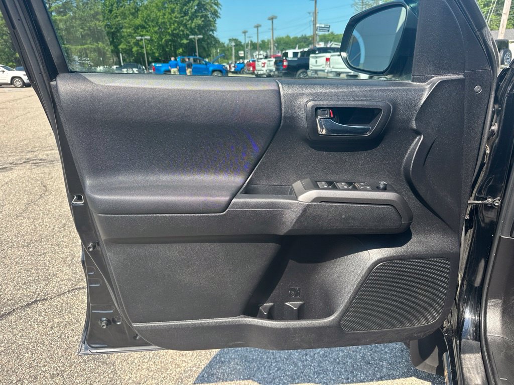 Used 2023 Toyota Tacoma TRD Off-Road AWD/4WD image 13