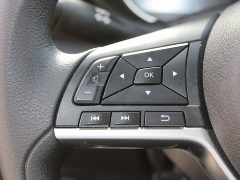 Used 2025 Nissan Versa SV image 11