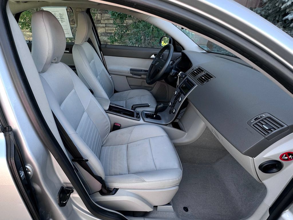 Used 2008 Volvo S40 2.4i FWD image 36