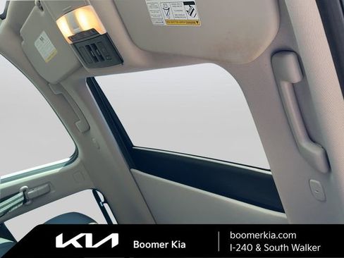 Used 2023 Nissan Rogue SL w/ SL Premium Package image 18