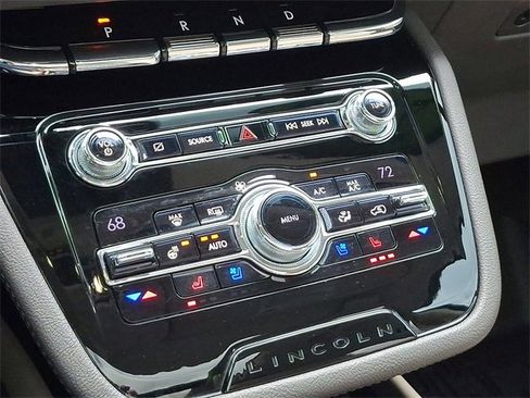 Used 2020 Lincoln Corsair Reserve w/ Elements Package image 16