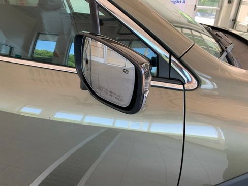 Used 2023 Subaru Outback Limited AWD/4WD image 17