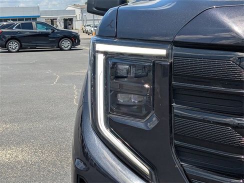 Used 2024 GMC Sierra 1500 Elevation image 11