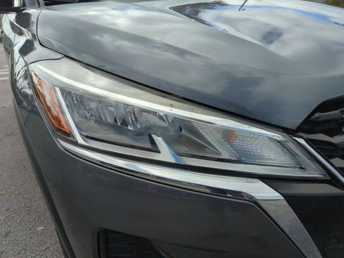 Certified 2022 Nissan Kicks S image 17