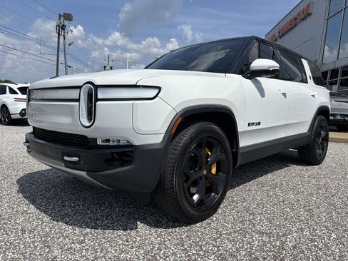 Used 2024 Rivian R1S Adventure Quad AWD/4WD image 9