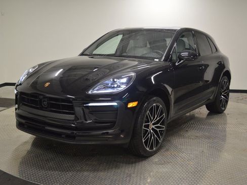 New 2026 Porsche Macan image 1