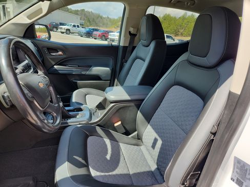 Used 2022 Chevrolet Colorado Z71 image 23