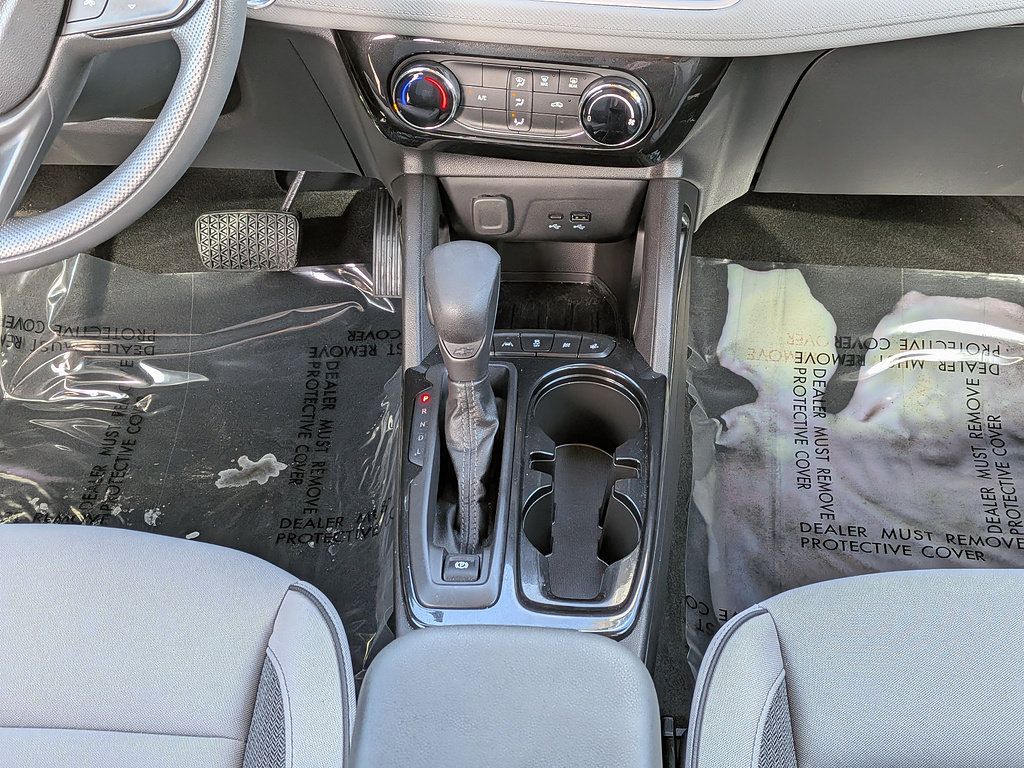 Used 2025 Chevrolet TrailBlazer LT w/ Driver Confidence Package FWD image 18
