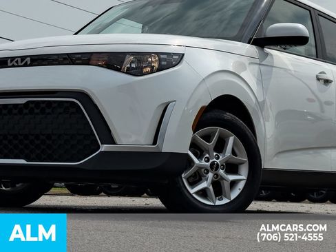 Used 2025 Kia Soul LX w/ LX Technology Package FWD image 8