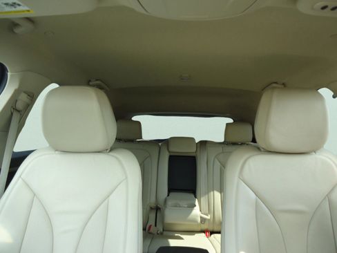 Used 2020 Lincoln Nautilus Premier w/ Equipment Group 101A image 30