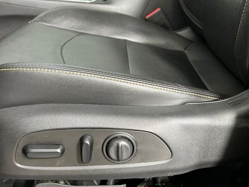 Used 2020 Chevrolet Equinox Premier image 25