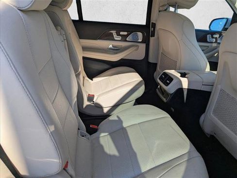 Used 2021 Mercedes-Benz GLS 450 4MATIC image 24