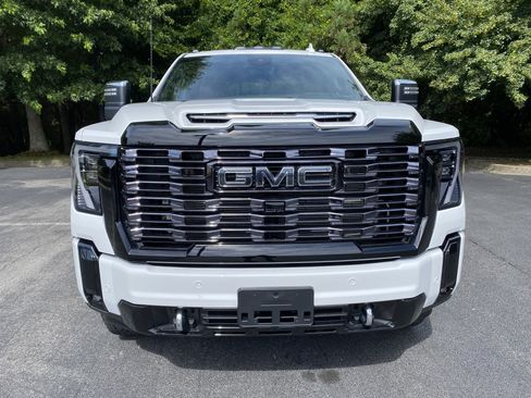 Used 2026 GMC Sierra 2500 Denali Ultimate AWD/4WD image 3