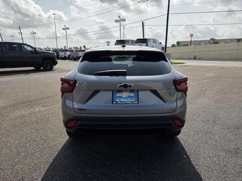 New 2026 Chevrolet Trax RS w/ Sunroof Package FWD image 4