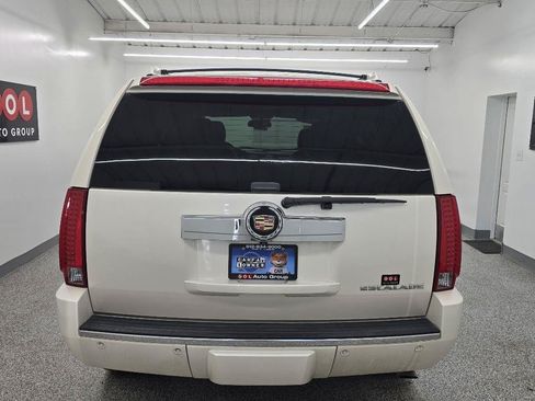 Used 2013 Cadillac Escalade Luxury RWD image 5