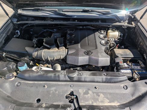 Used 2018 Toyota 4Runner SR5 Premium AWD/4WD image 35