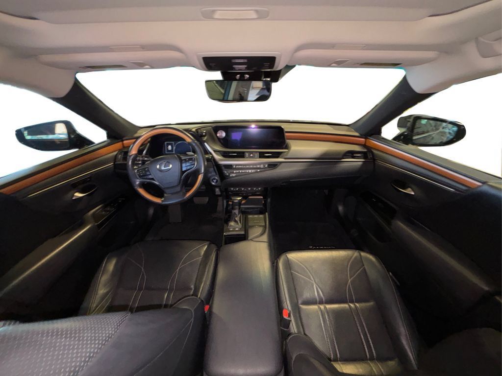 Used 2020 Lexus ES 300h w/ Luxury Package FWD image 22