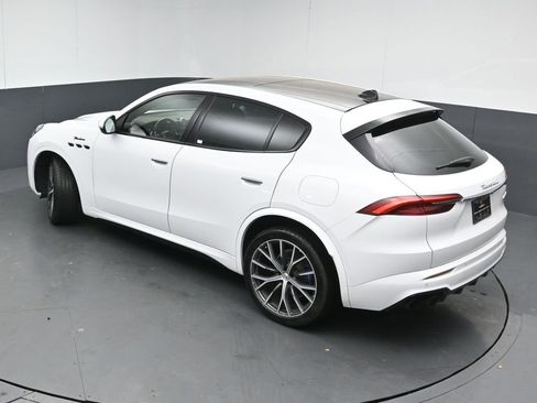 Used 2023 Maserati Grecale Modena AWD/4WD image 38