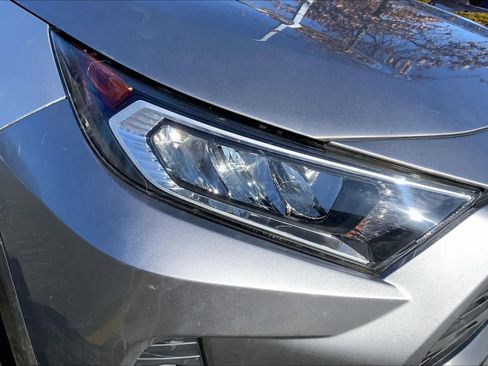 Used 2020 Toyota RAV4 XLE image 27