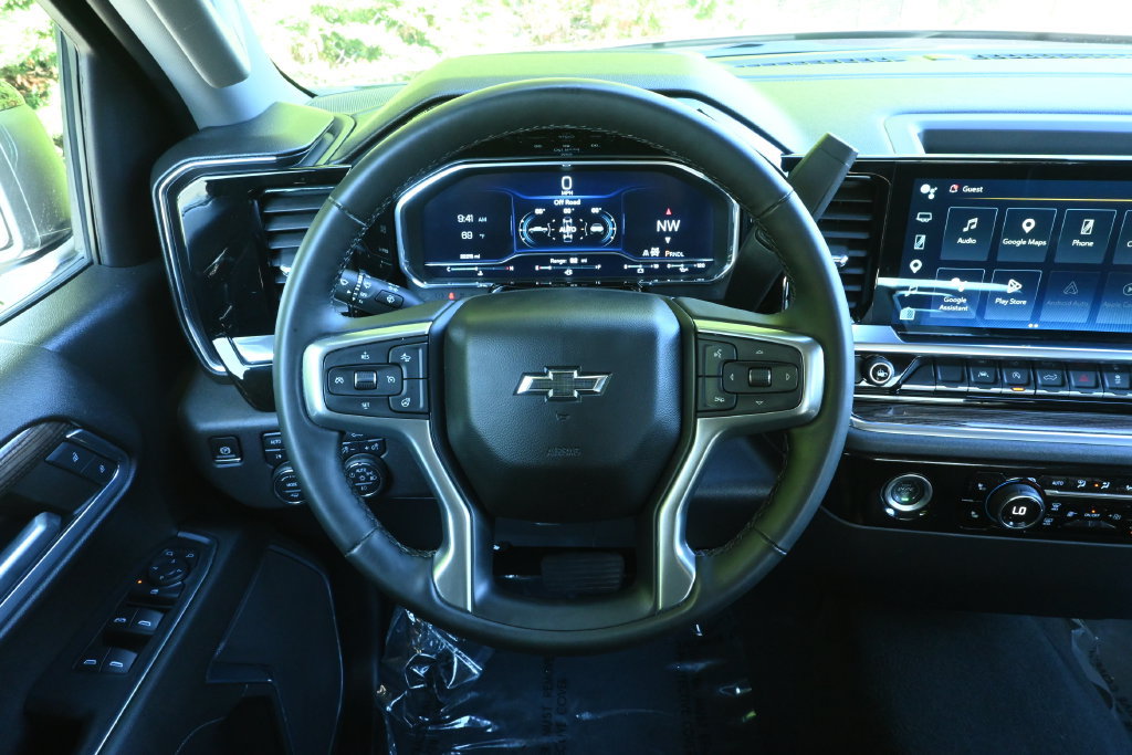 Used 2024 Chevrolet Silverado 1500 RST w/ Z71 Off-Road Package AWD/4WD image 17