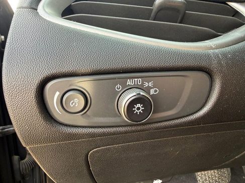 Used 2023 Chevrolet Malibu LT image 17