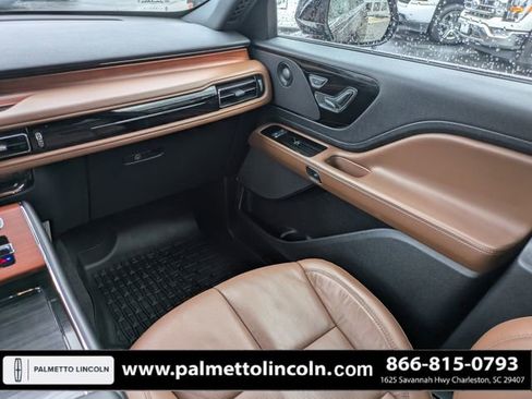 Used 2023 Lincoln Aviator Reserve w/ Equipment Group 201A image 16