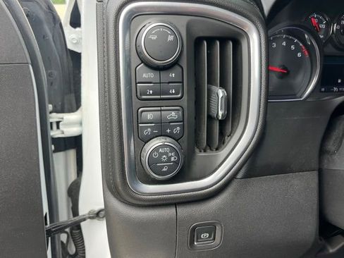 Used 2019 Chevrolet Silverado 1500 LT Trail Boss AWD/4WD image 19