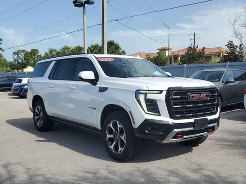 Used 2025 GMC Yukon XL AT4 Ultimate AWD/4WD image 2