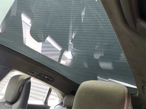 Used 2025 Porsche Taycan 4S image 35