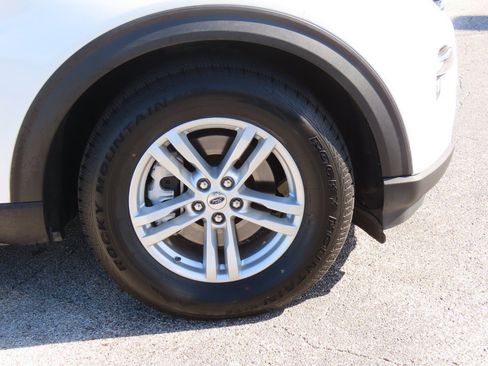 Certified 2023 Ford Explorer XLT w/ Equipment Group 202A image 7