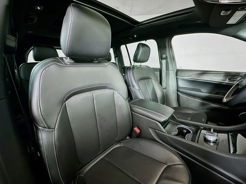 Used 2024 Jeep Grand Cherokee Limited w/ Luxury Tech Group II image 28