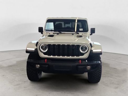 Used 2025 Jeep Gladiator Rubicon AWD/4WD image 2
