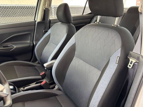 Used 2025 Nissan Versa SV FWD image 36