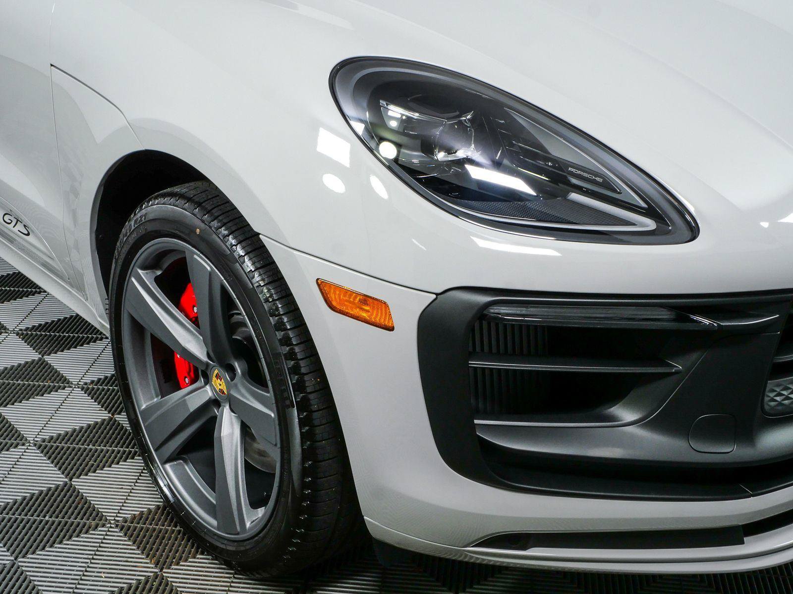 New 2026 Porsche Macan GTS AWD/4WD image 38