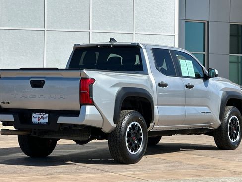 Certified 2024 Toyota Tacoma TRD Off-Road image 4