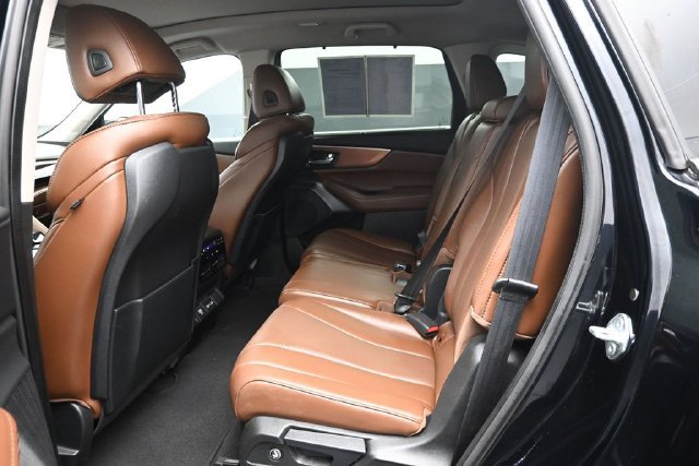 Used 2023 Acura MDX w/ Technology Package FWD image 11