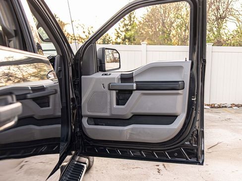 Used 2015 Ford F150 XLT AWD/4WD image 38