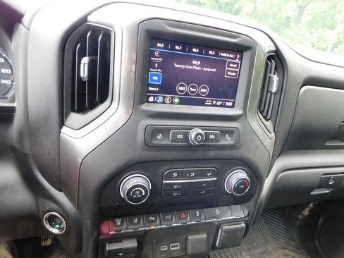 Certified 2026 Chevrolet Silverado 2500 Custom w/ Custom Value Package AWD/4WD image 9