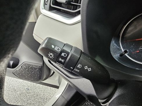 Used 2019 Toyota RAV4 XLE w/ All Weather Liner Package AWD/4WD image 33