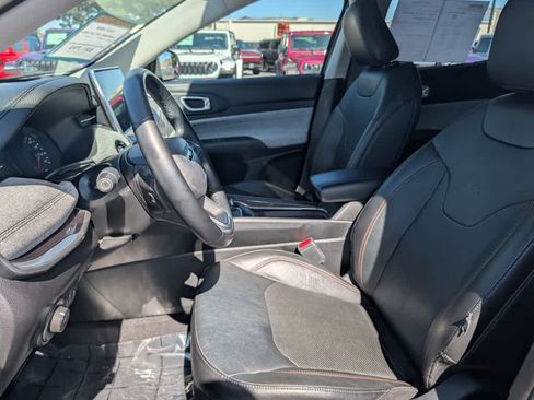 Used 2022 Jeep Compass Latitude w/ Sun and Sound Group AWD/4WD image 30