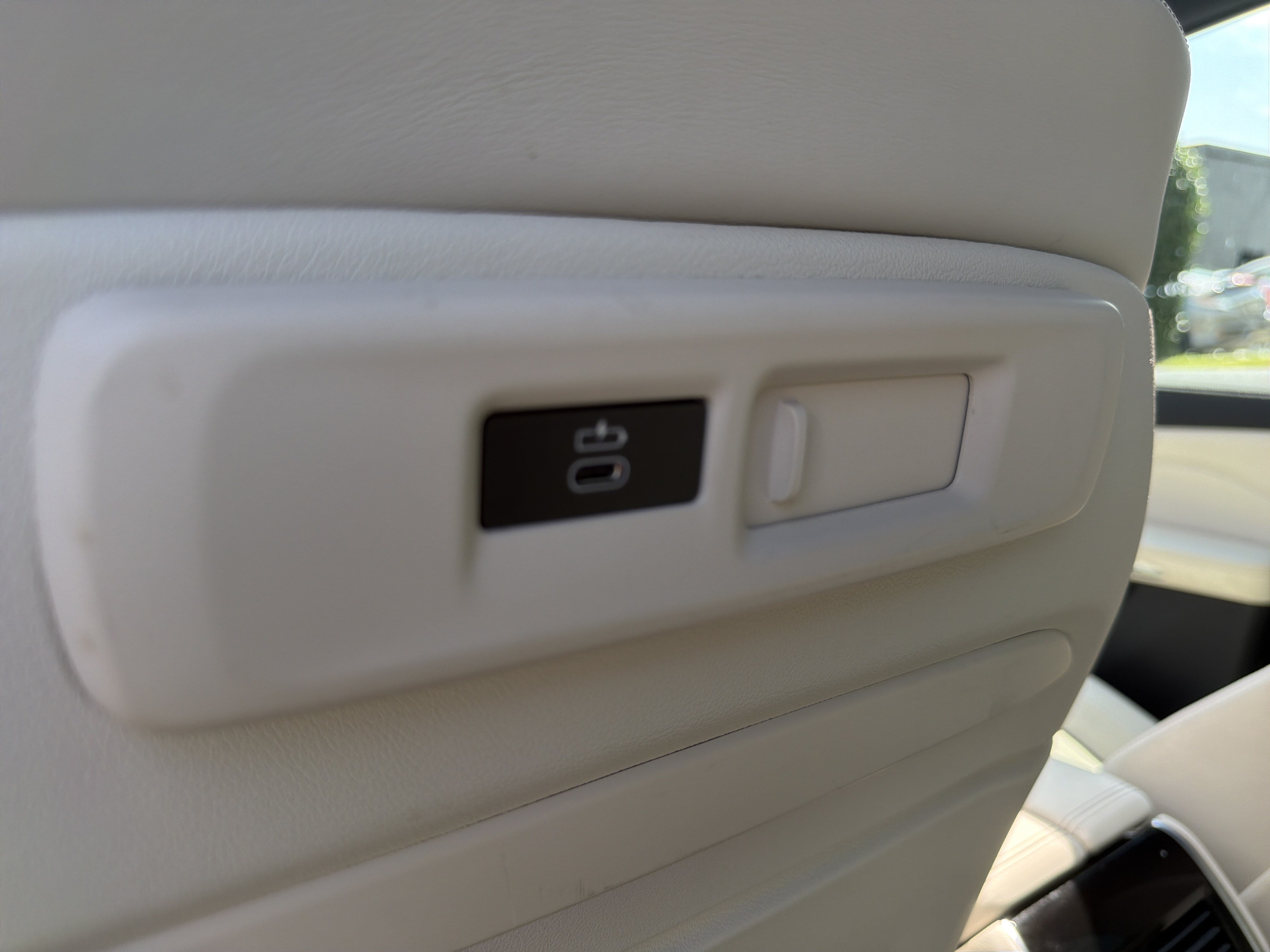 Used 2022 BMW X5 M50i w/ Executive Package AWD/4WD image 44